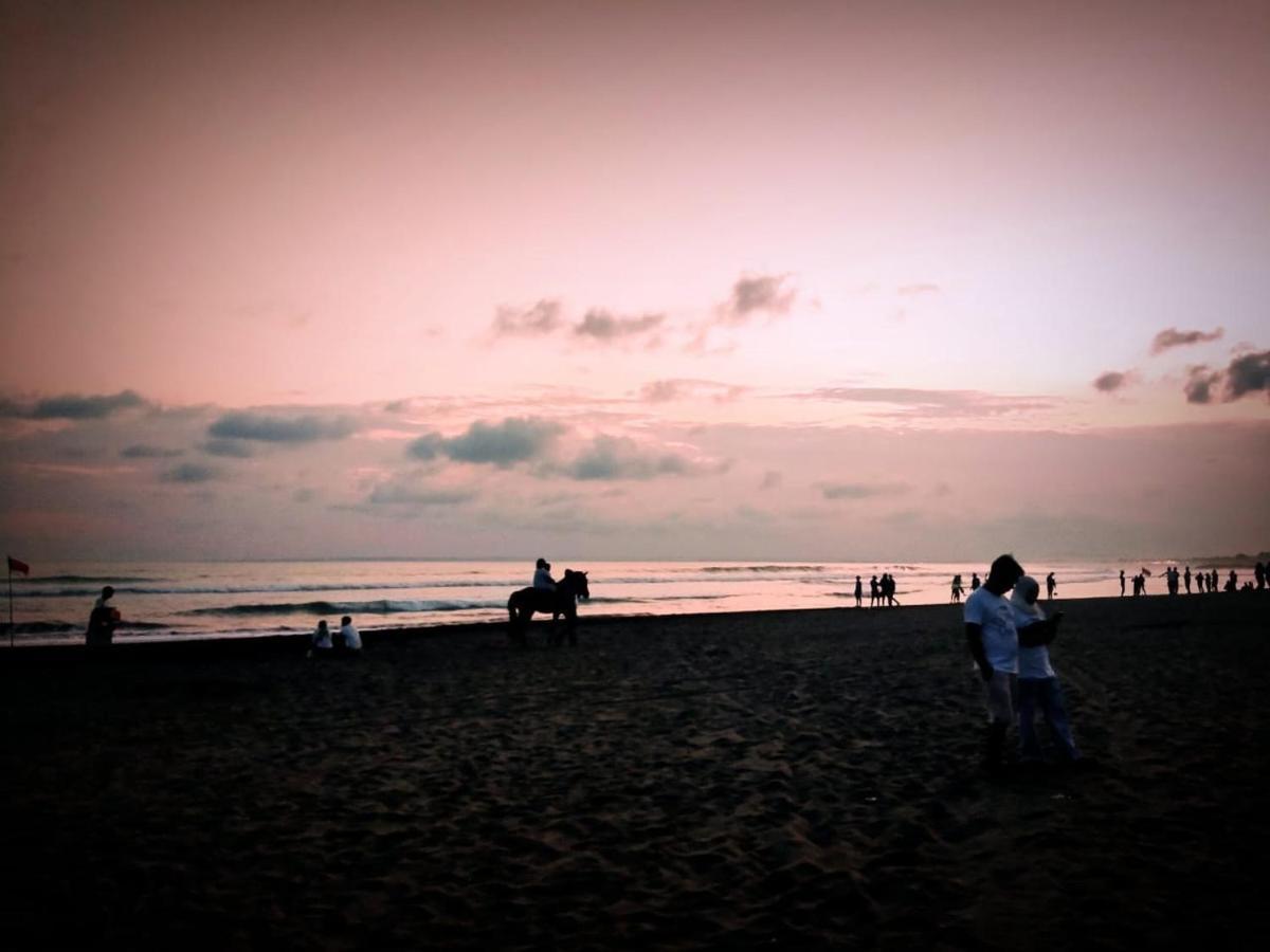 Long Beach Hotel Pangandaran Exterior foto